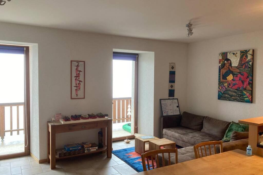 Bel appartement 2.5 pièces avec balcon, magnifique vue sur le glacier des Grands Finhaut Esterno foto